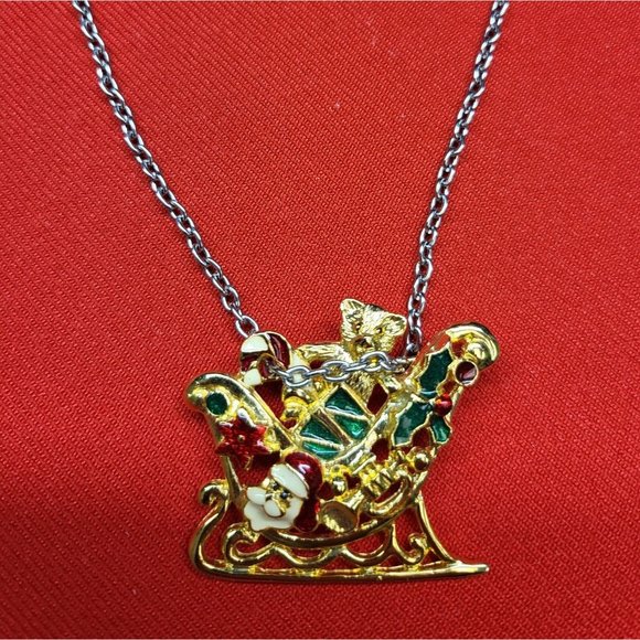 Christmas Pins/ Brooch Set of 2 Christmas Sleigh & Wreath Pin - Picture 10 of 10